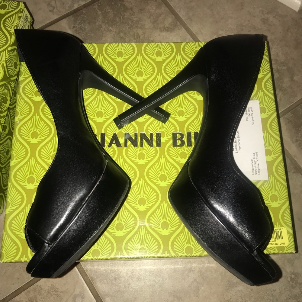 Gianni Bini peep toe heels